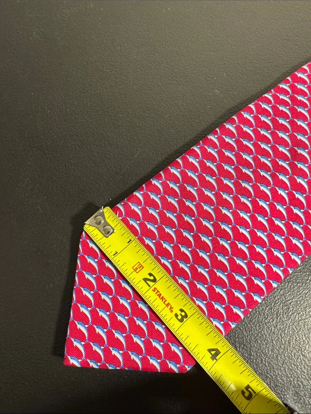Brooks Brothers mens red blue dolphin pattern 100% silk neck tie EUC